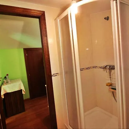 Casa Caramanchon بيت للعطل *